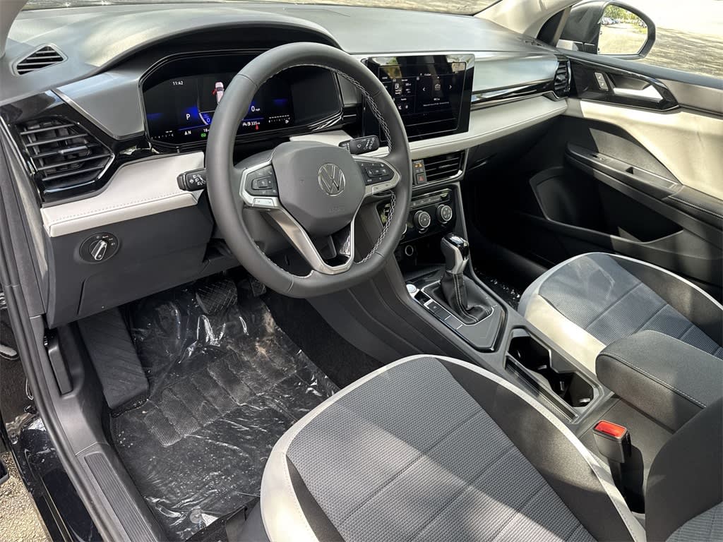 Thumbnail: 2025 Volkswagen Taos - 2