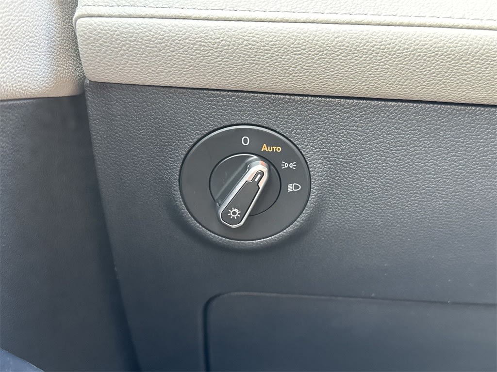 Thumbnail: 2025 Volkswagen Taos - 25