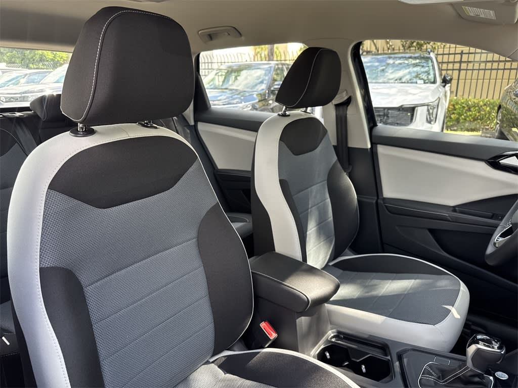 Thumbnail: 2025 Volkswagen Taos - 11