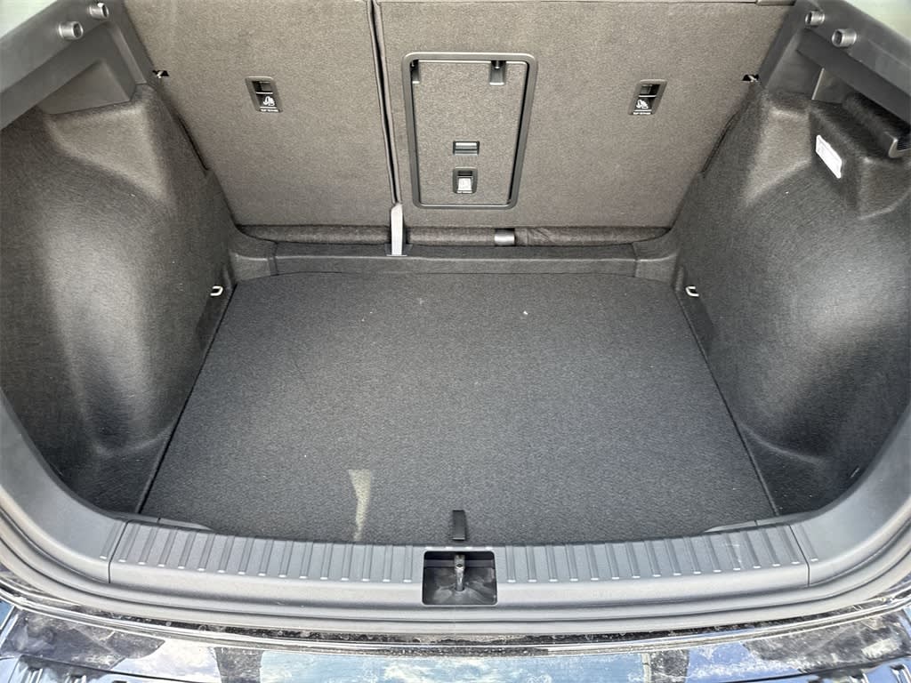 Thumbnail: 2025 Volkswagen Taos - 17