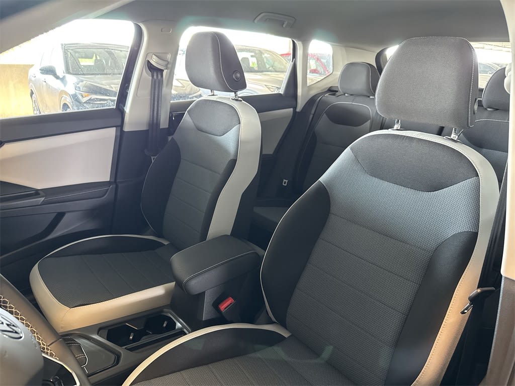 Thumbnail: 2025 Volkswagen Taos - 11