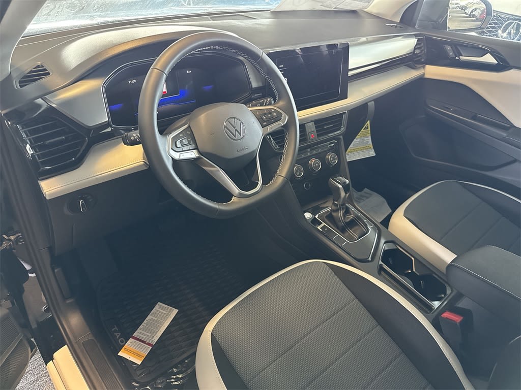 Thumbnail: 2025 Volkswagen Taos - 2