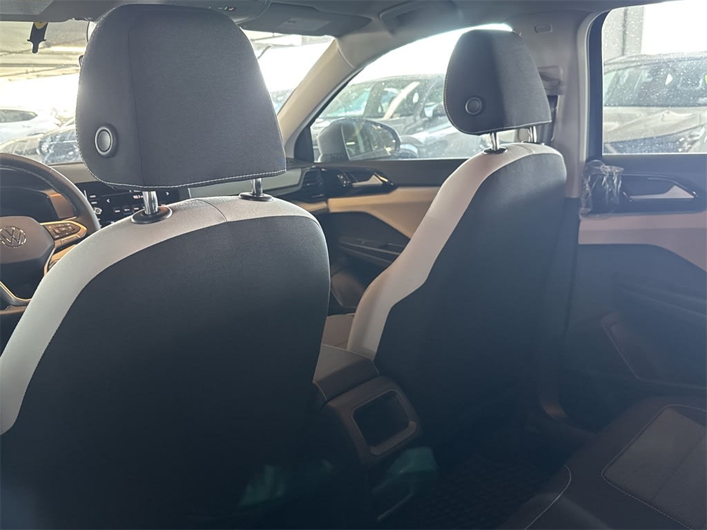 Thumbnail: 2025 Volkswagen Taos - 9