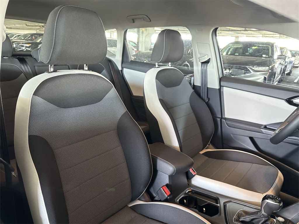 Thumbnail: 2025 Volkswagen Taos - 10