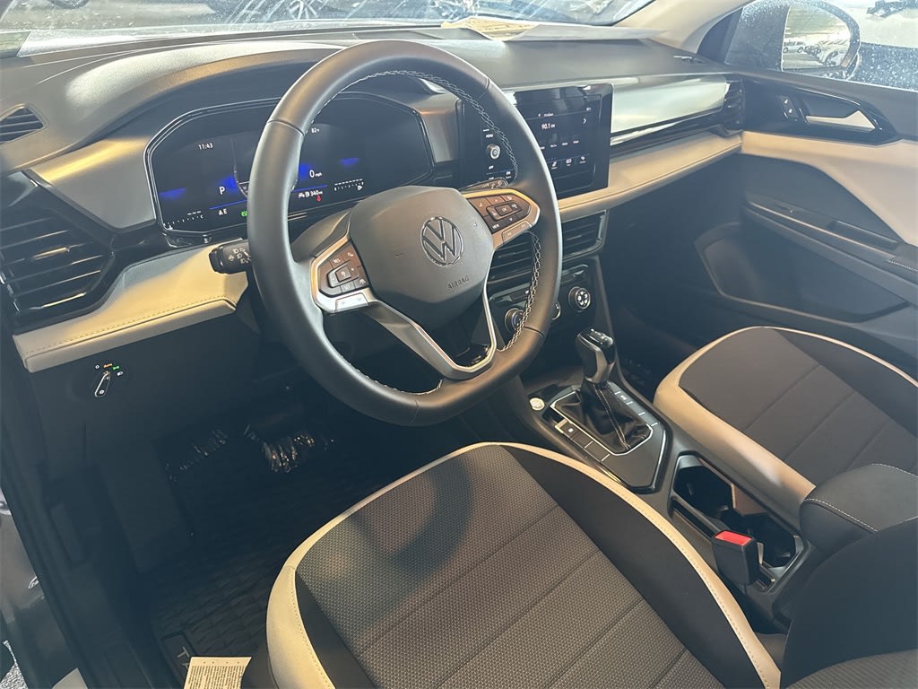 Thumbnail: 2025 Volkswagen Taos - 2