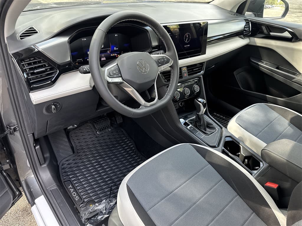 Thumbnail: 2025 Volkswagen Taos - 2