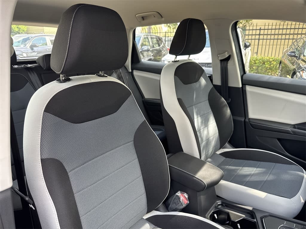 Thumbnail: 2025 Volkswagen Taos - 12