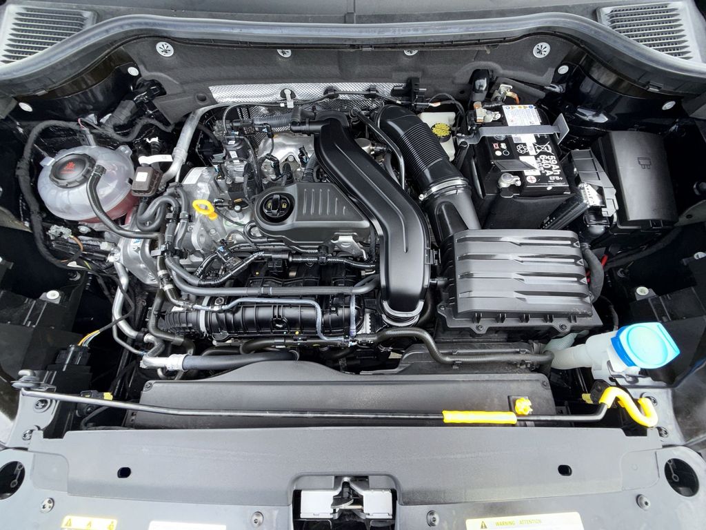 Thumbnail: 2024 Volkswagen Taos - 9