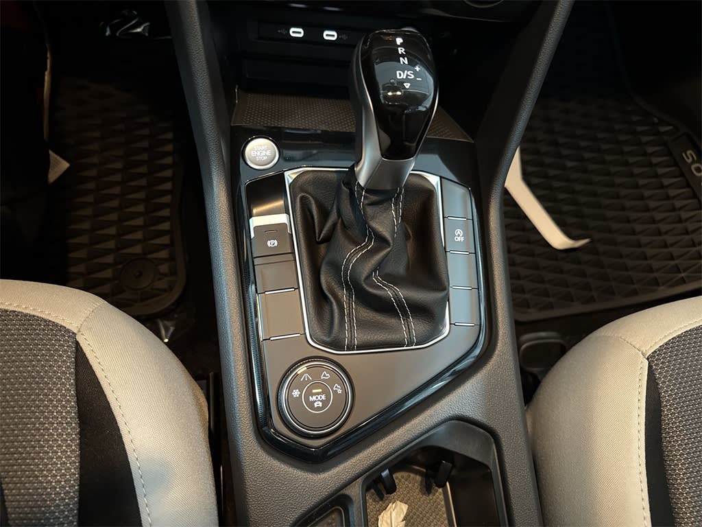 Thumbnail: 2025 Volkswagen Taos - 14