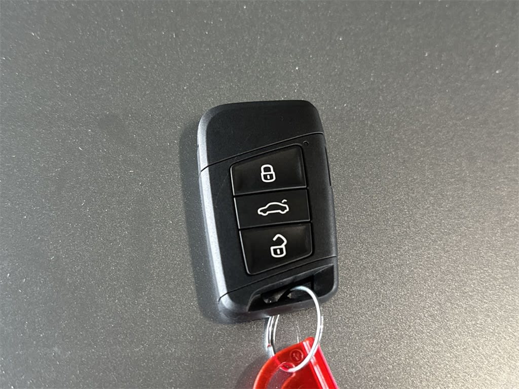 Thumbnail: 2025 Volkswagen Taos - 17