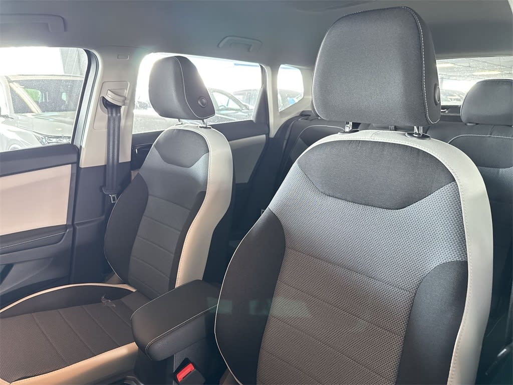 Thumbnail: 2025 Volkswagen Taos - 11