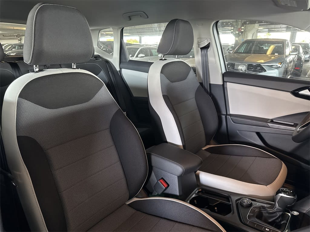 Thumbnail: 2025 Volkswagen Taos - 10