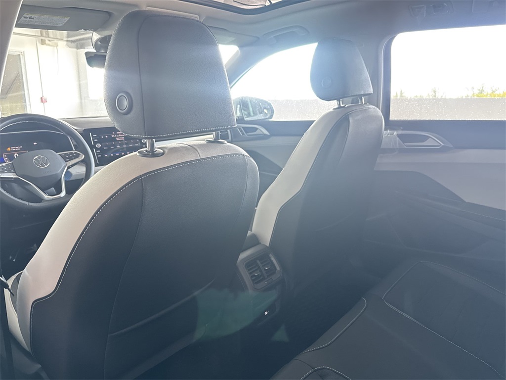 Thumbnail: 2025 Volkswagen Taos - 12