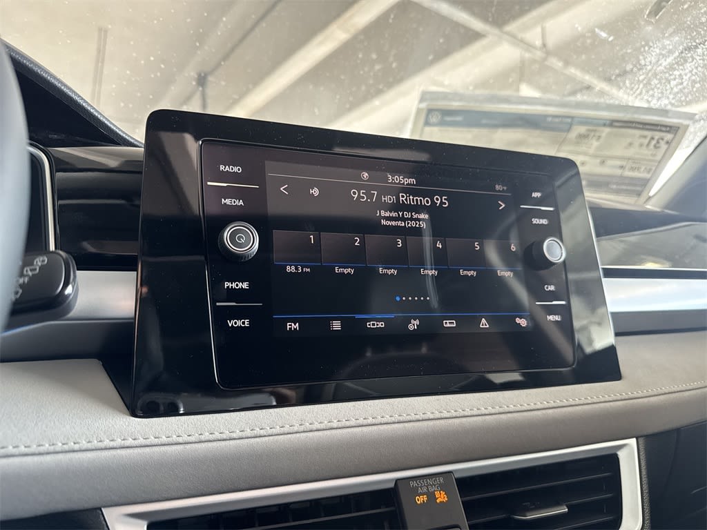 Thumbnail: 2025 Volkswagen Taos - 15