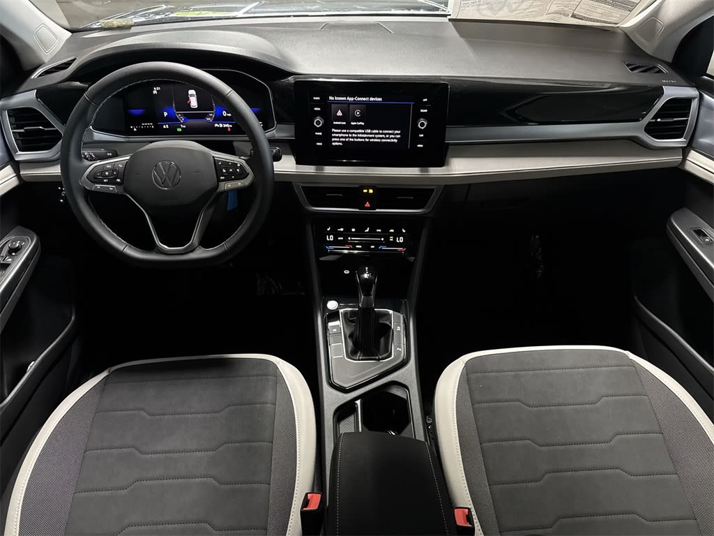 Thumbnail: 2025 Volkswagen Taos - 14