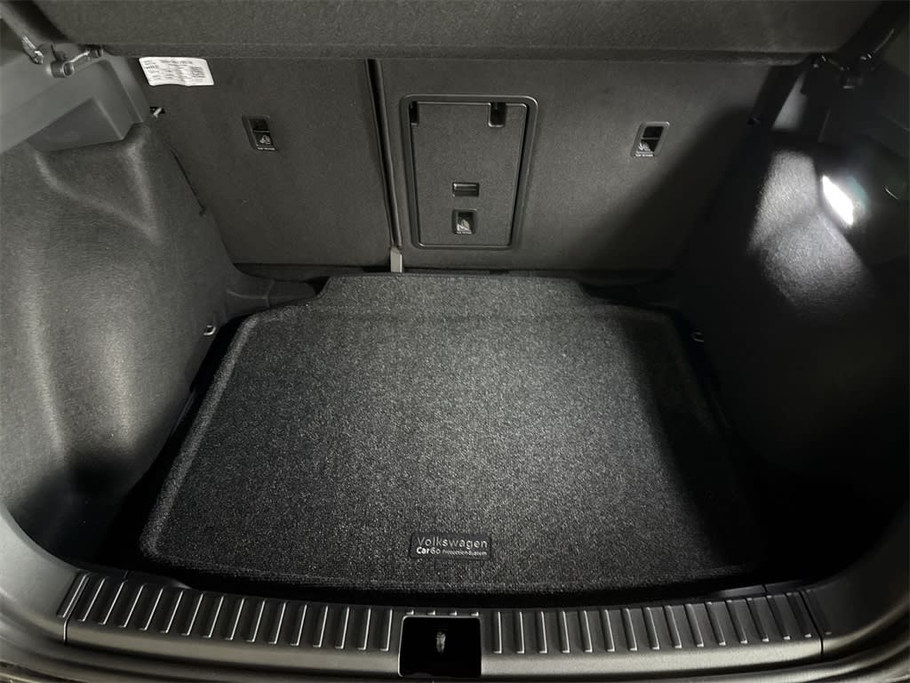 Thumbnail: 2025 Volkswagen Taos - 18