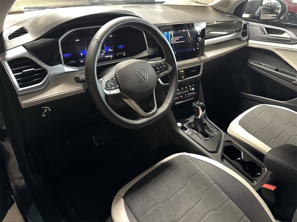 Thumbnail: 2025 Volkswagen Taos - 2