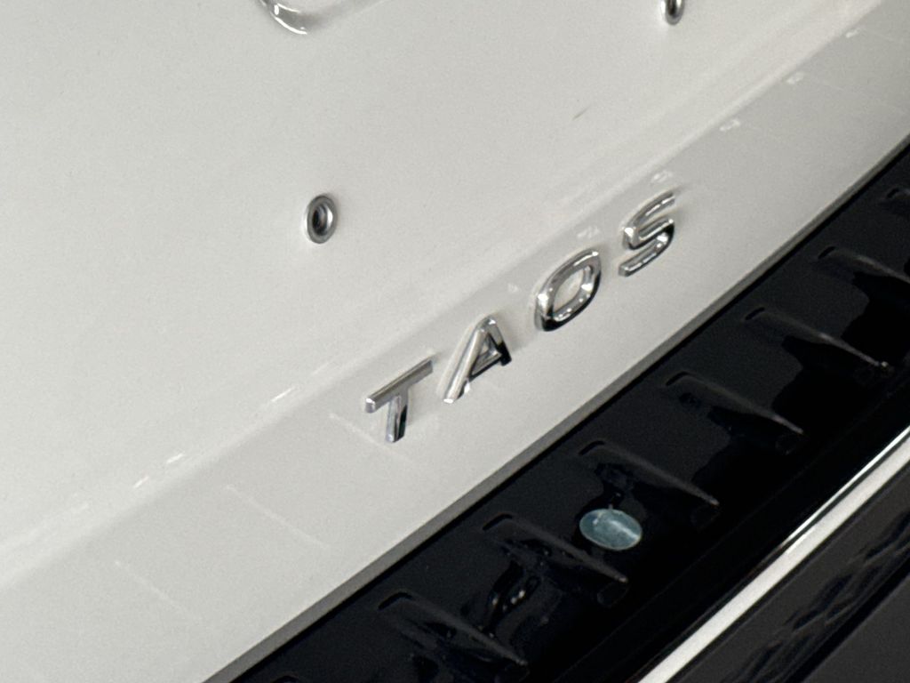 Thumbnail: 2026 Volkswagen Taos - 7
