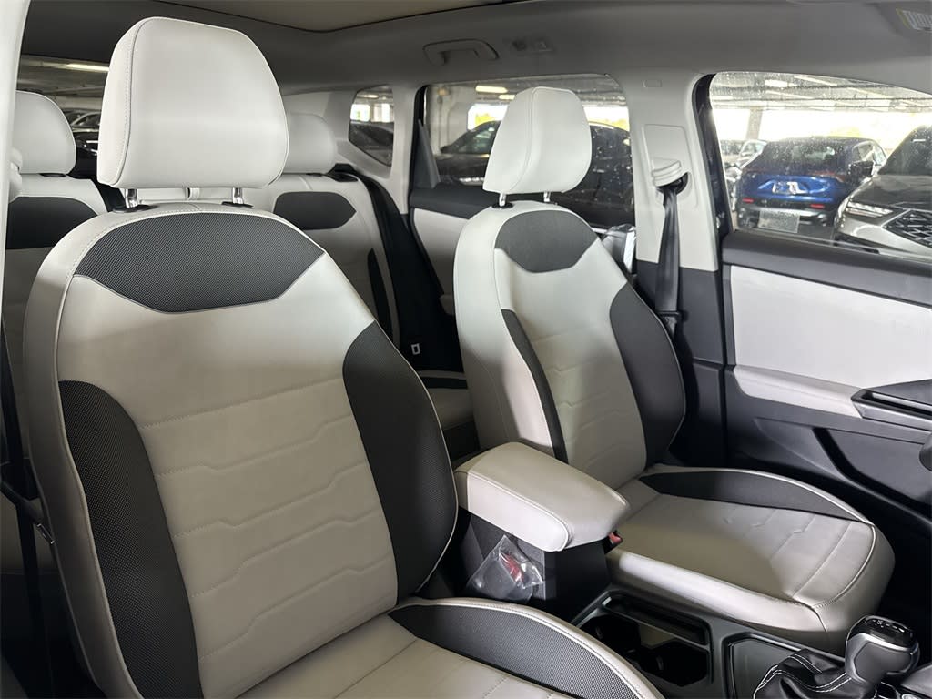 Thumbnail: 2025 Volkswagen Taos - 10