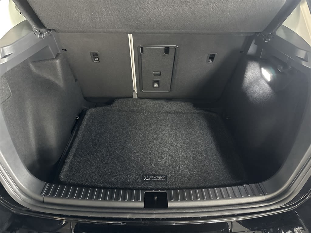 Thumbnail: 2025 Volkswagen Taos - 16