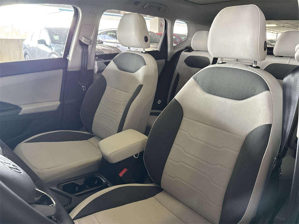 Thumbnail: 2025 Volkswagen Taos - 11