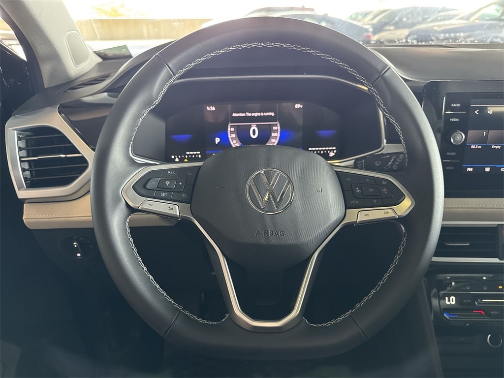 Thumbnail: 2025 Volkswagen Taos - 9