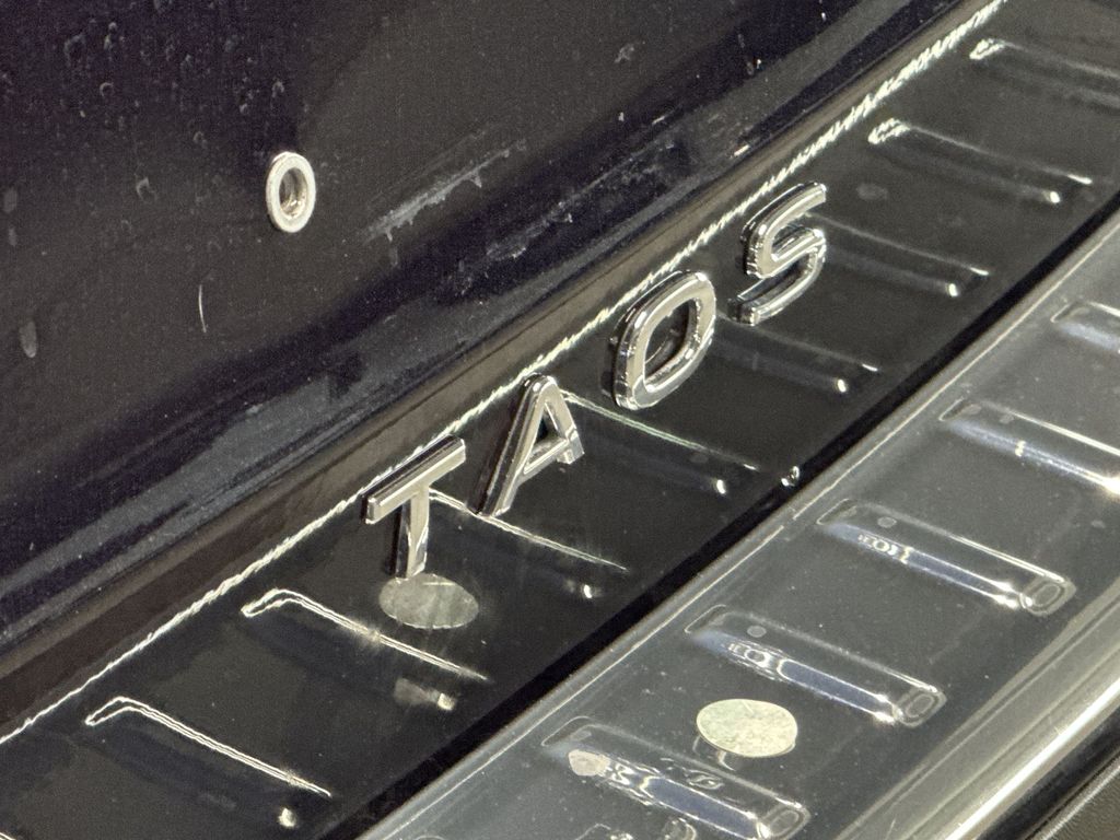 Thumbnail: 2025 Volkswagen Taos - 7
