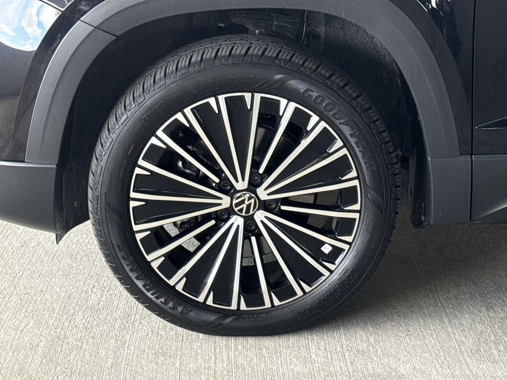 Thumbnail: 2025 Volkswagen Taos - 8