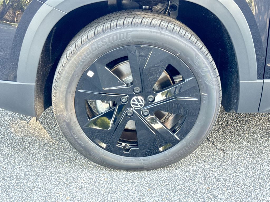 Thumbnail: 2026 Volkswagen Taos - 8