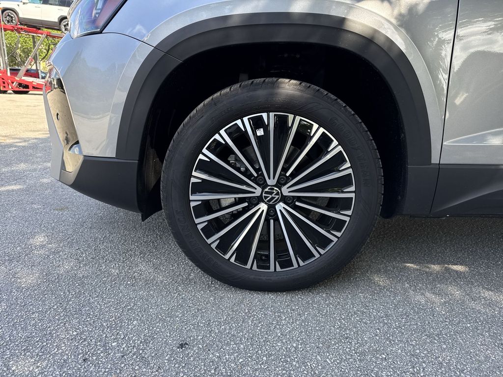 Thumbnail: 2026 Volkswagen Taos - 7
