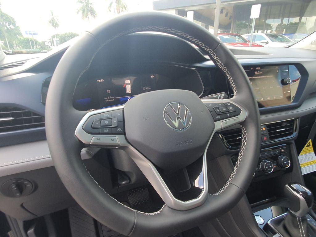 Thumbnail: 2024 Volkswagen Taos - 10