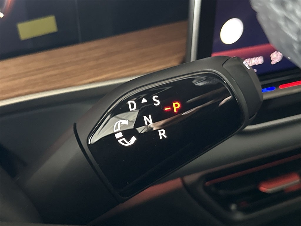 Thumbnail: 2025 Volkswagen Tiguan - 7