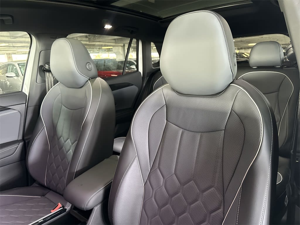 Thumbnail: 2025 Volkswagen Tiguan - 11