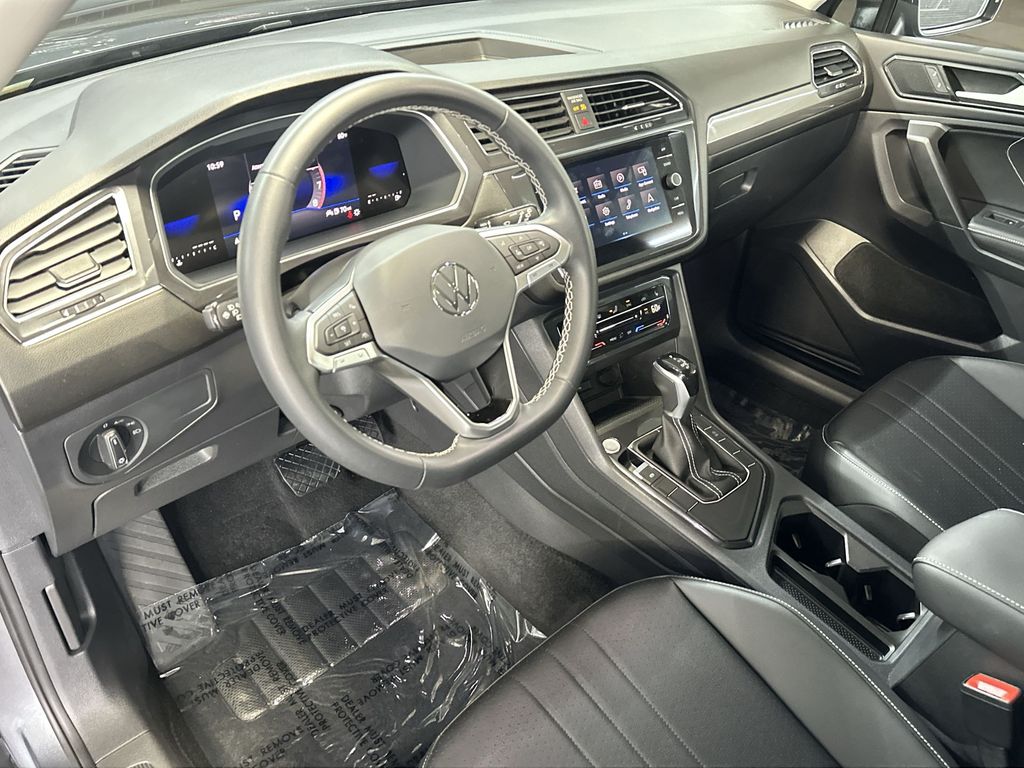 Thumbnail: 2023 Volkswagen Tiguan - 2