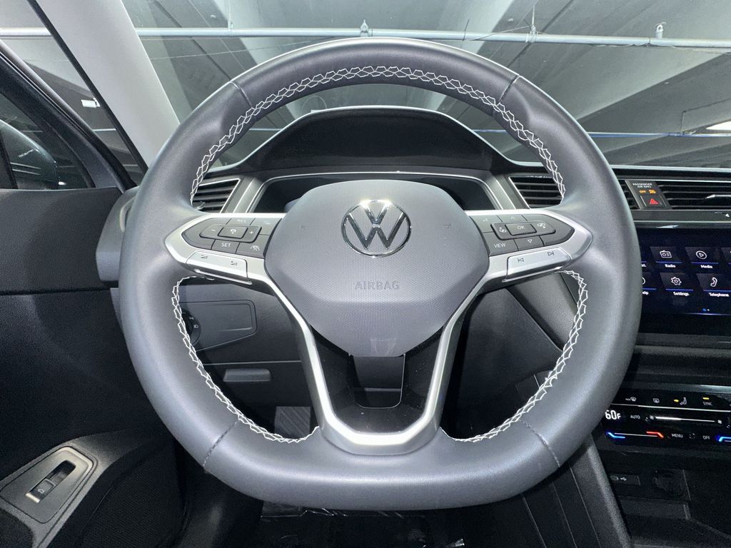 Thumbnail: 2023 Volkswagen Tiguan - 10