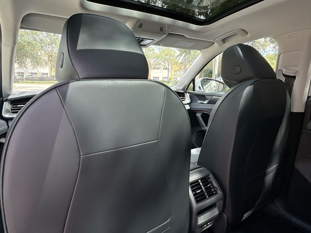 Thumbnail: 2026 Volkswagen Tiguan - 12