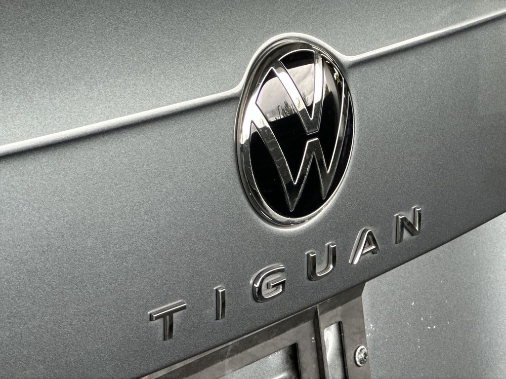 Thumbnail: 2024 Volkswagen Tiguan - 7