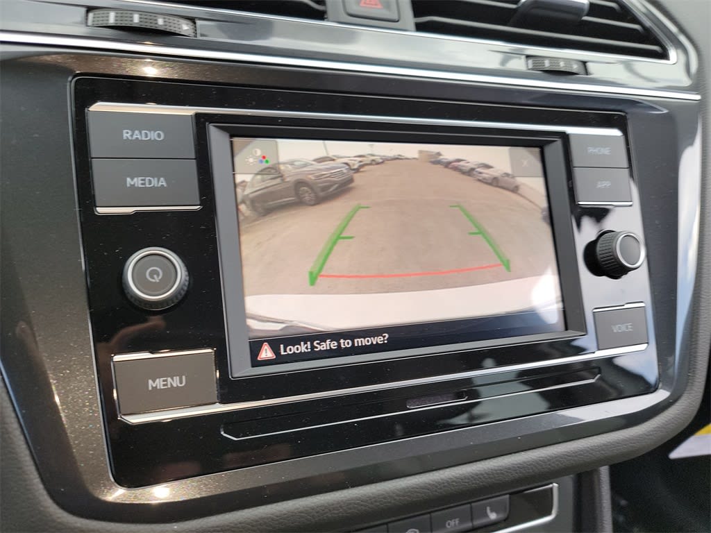 Thumbnail: 2023 Volkswagen Tiguan - 14