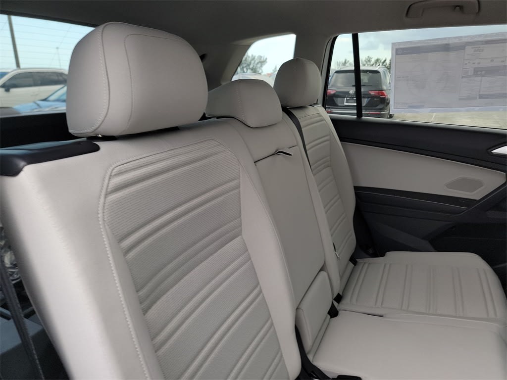 Thumbnail: 2023 Volkswagen Tiguan - 12