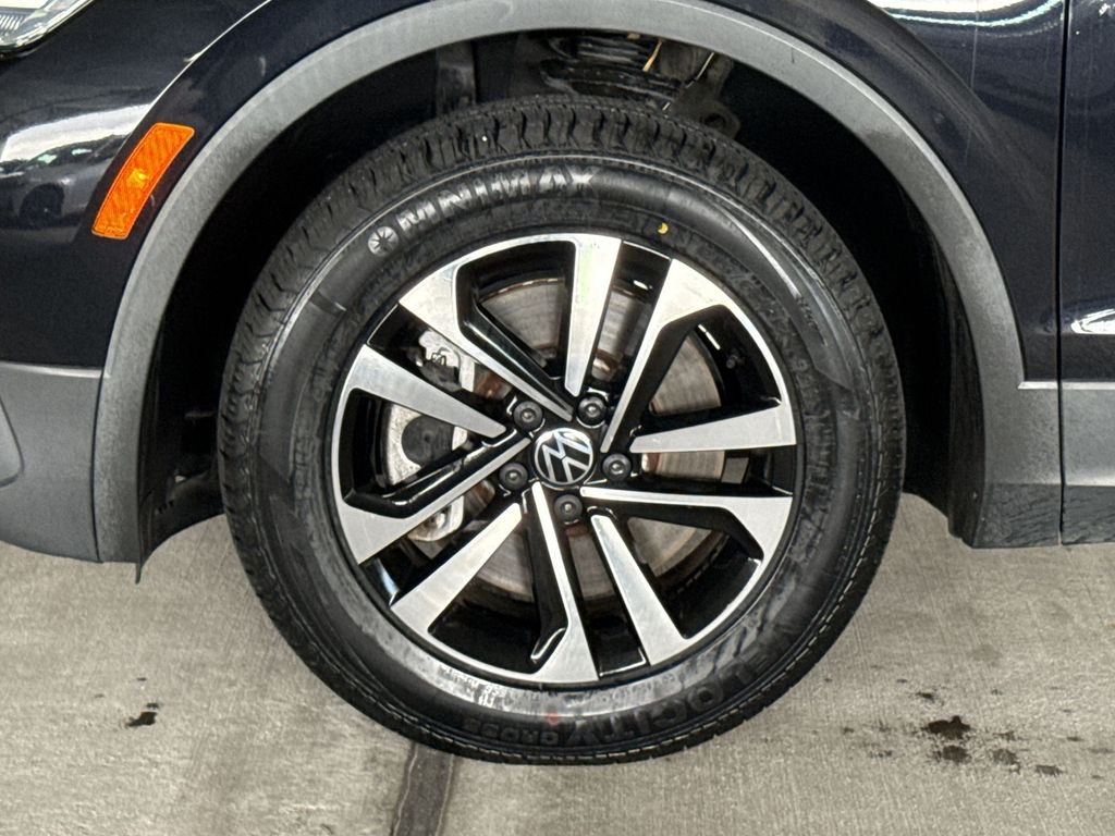 Thumbnail: 2023 Volkswagen Tiguan - 7