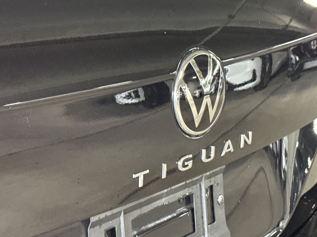 Thumbnail: 2023 Volkswagen Tiguan - 23