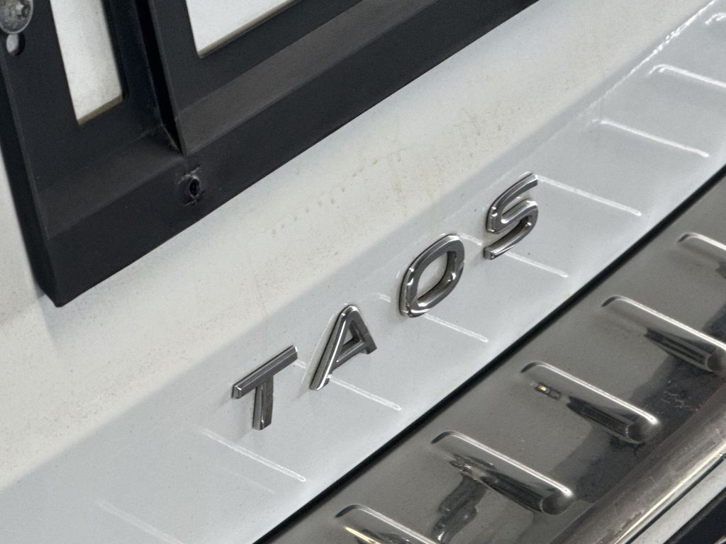 Thumbnail: 2022 Volkswagen Taos - 7
