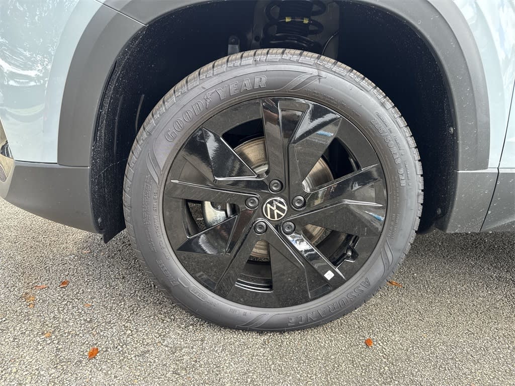 Thumbnail: 2025 Volkswagen Taos - 8