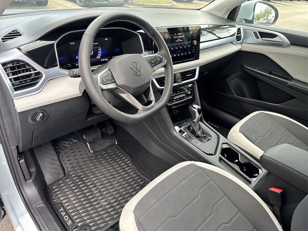 Thumbnail: 2025 Volkswagen Taos - 2