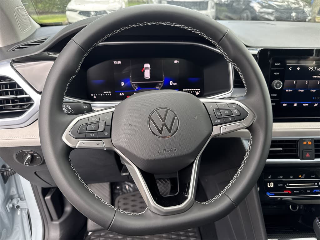Thumbnail: 2025 Volkswagen Taos - 10