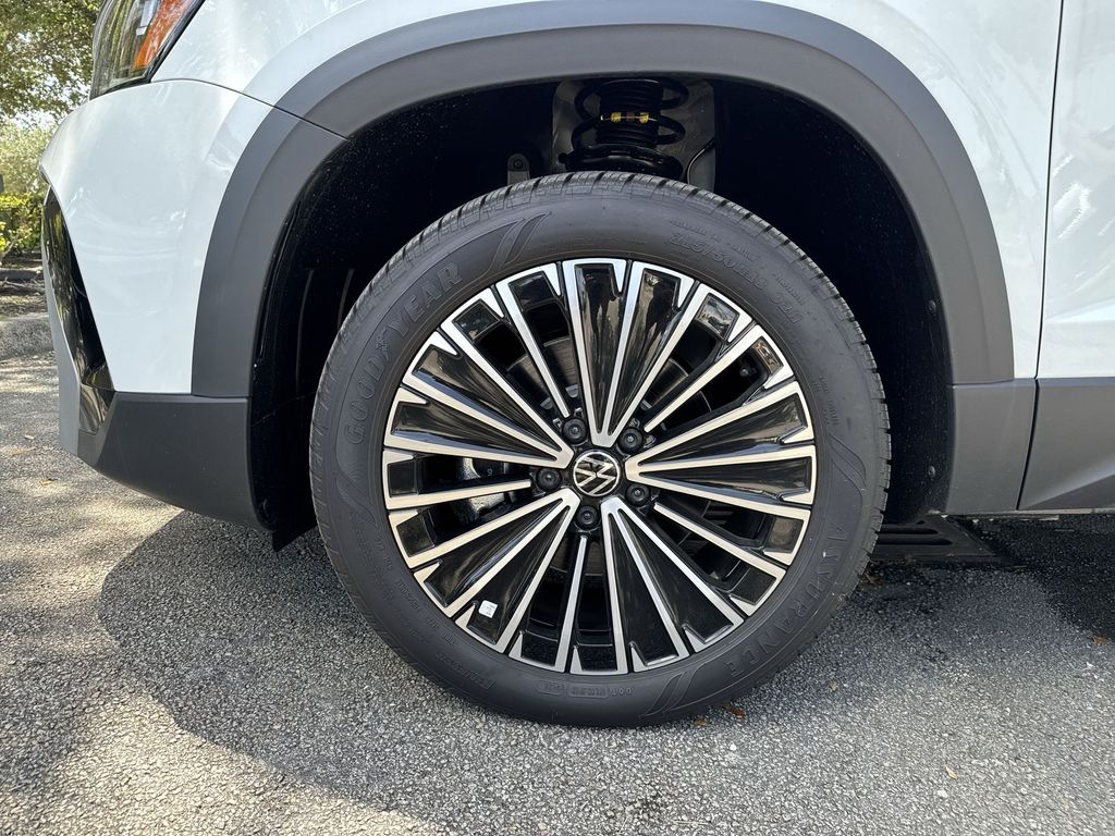 Thumbnail: 2026 Volkswagen Taos - 5