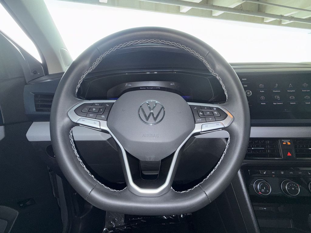 Thumbnail: 2023 Volkswagen Taos - 10