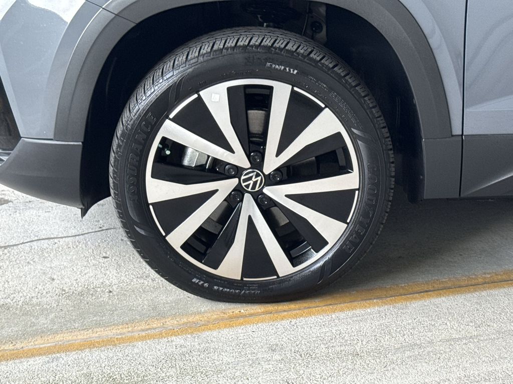 Thumbnail: 2023 Volkswagen Taos - 8