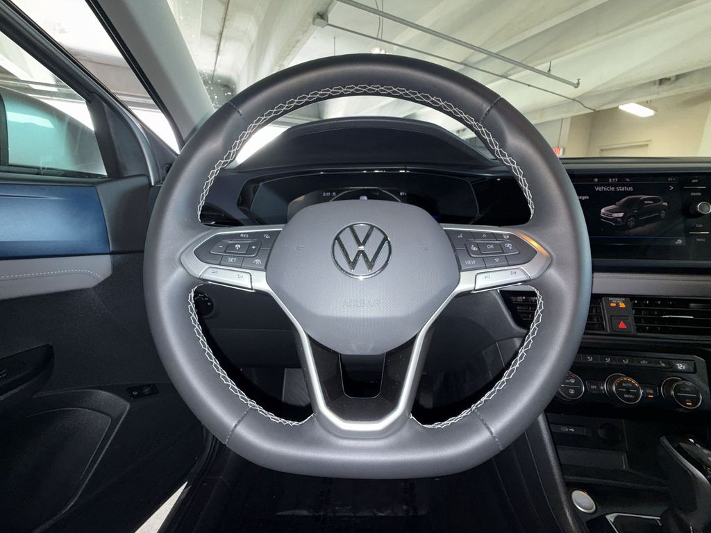 Thumbnail: 2024 Volkswagen Taos - 10