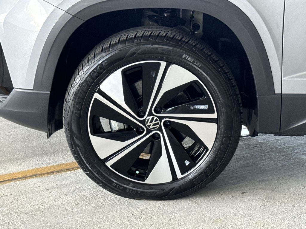 Thumbnail: 2024 Volkswagen Taos - 8